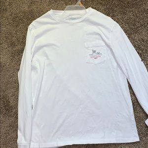 Long sleeve Vineyard Vines men’s shirt. Medium